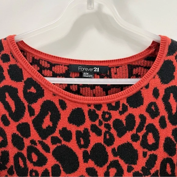 Forever 21 Animal Print Sweater Size M - Picture 3 of 6